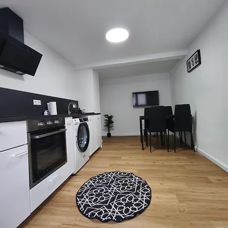 Lägenhet The Guenz Homes 1 *